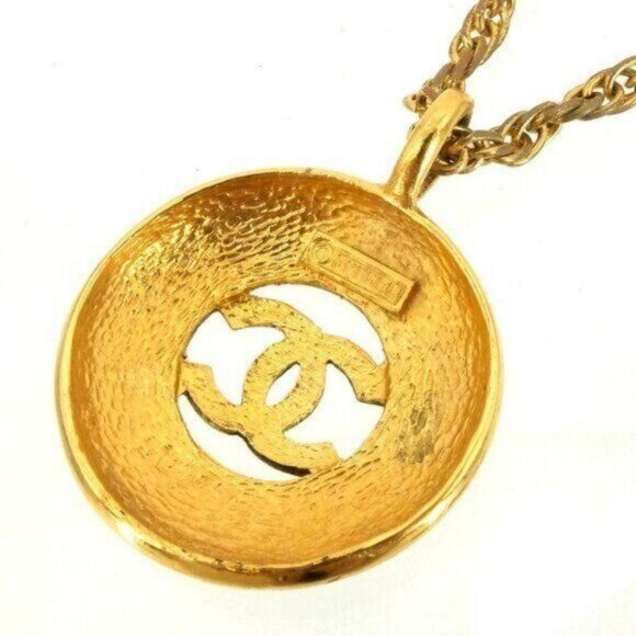 Authentic CHANEL CC Vintage 24K Gold Plated Necklace Chain Medallion Pendant - Picture 6 of 8